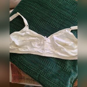 Non underwire plus size bra. In excellent condition